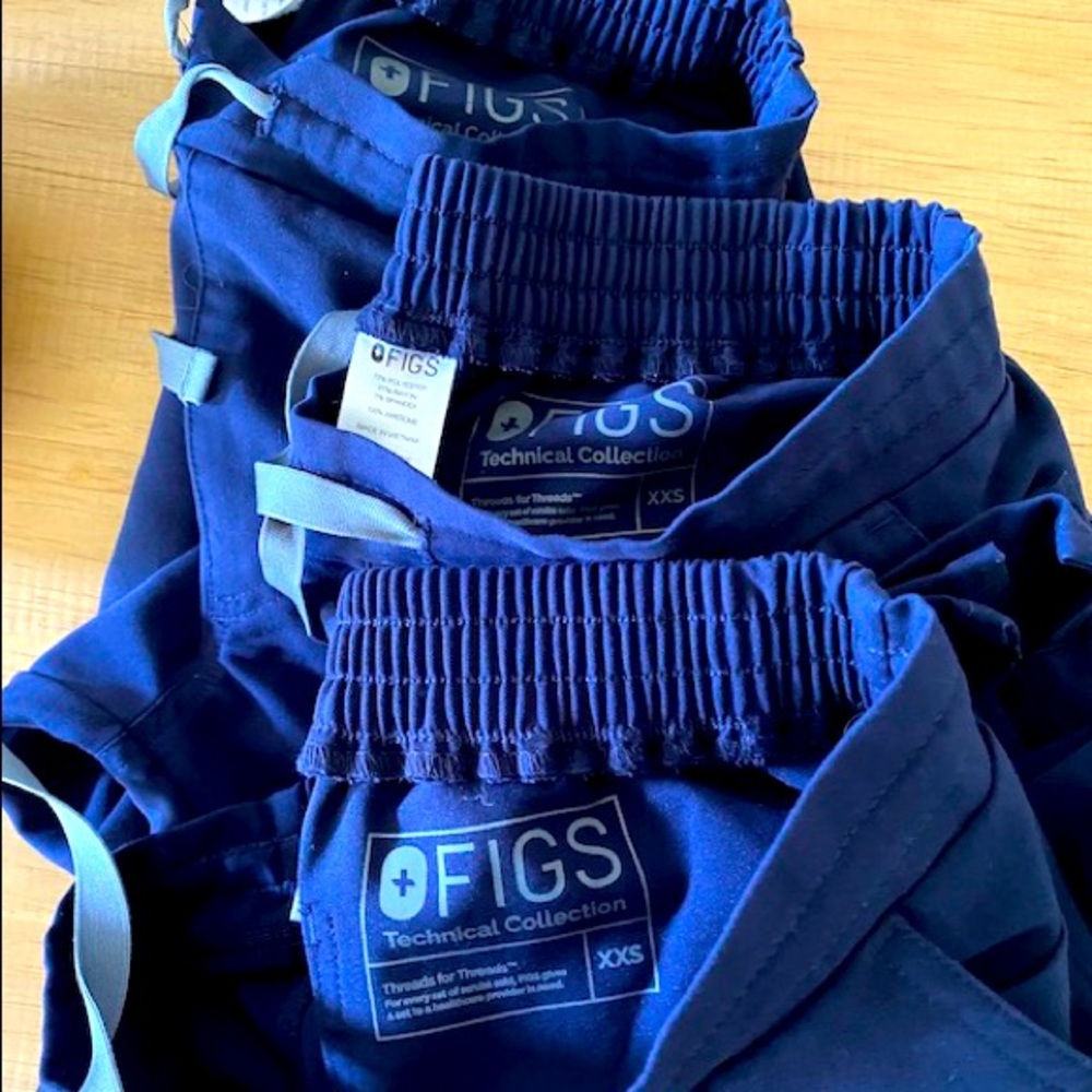 Gently Worn Figs Yola Skinny Scrub Bottoms in Navy - XXS